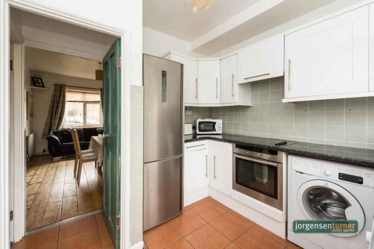 Henchman Street, East Acton, W12, photo 4