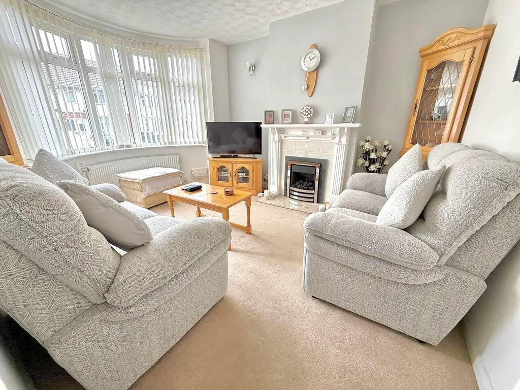 Brackendale Grove, Luton LU3 2LT, photo 2