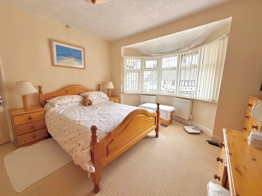 Brackendale Grove, Luton LU3 2LT, photo 9
