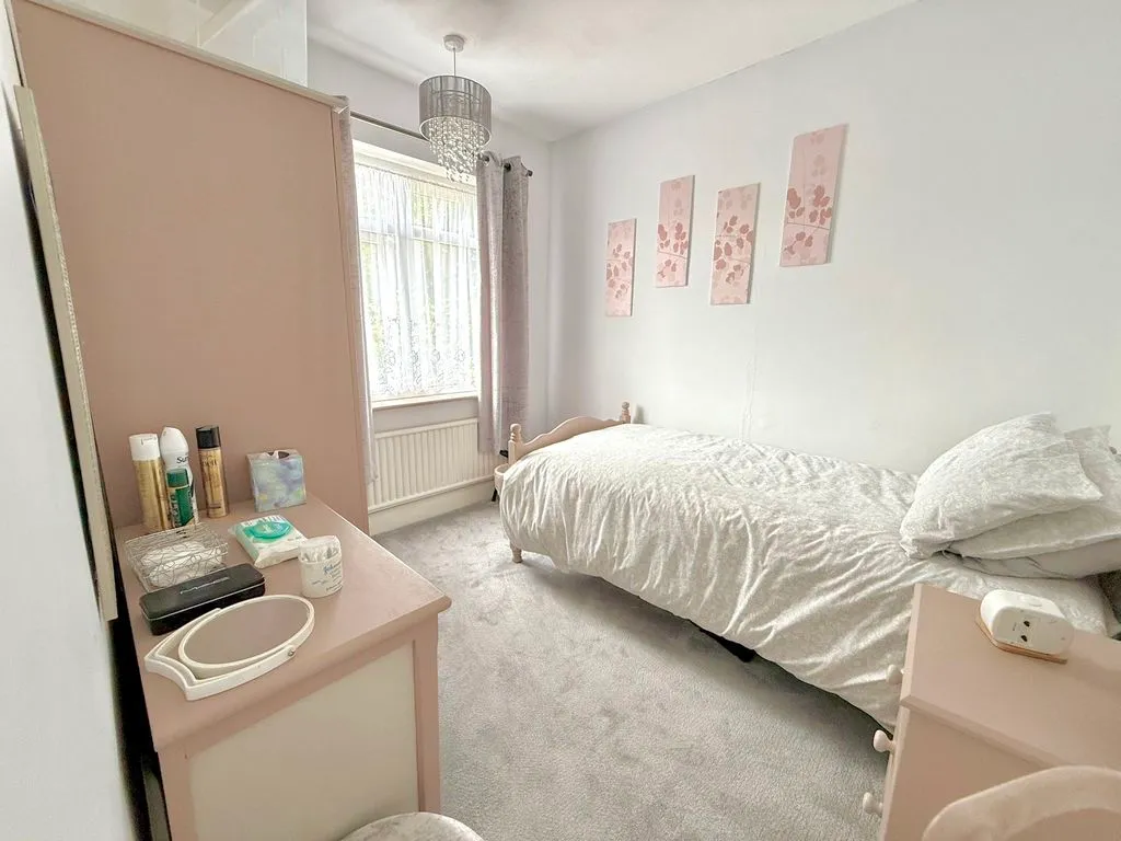 Brackendale Grove, Luton LU3 2LT, photo 11