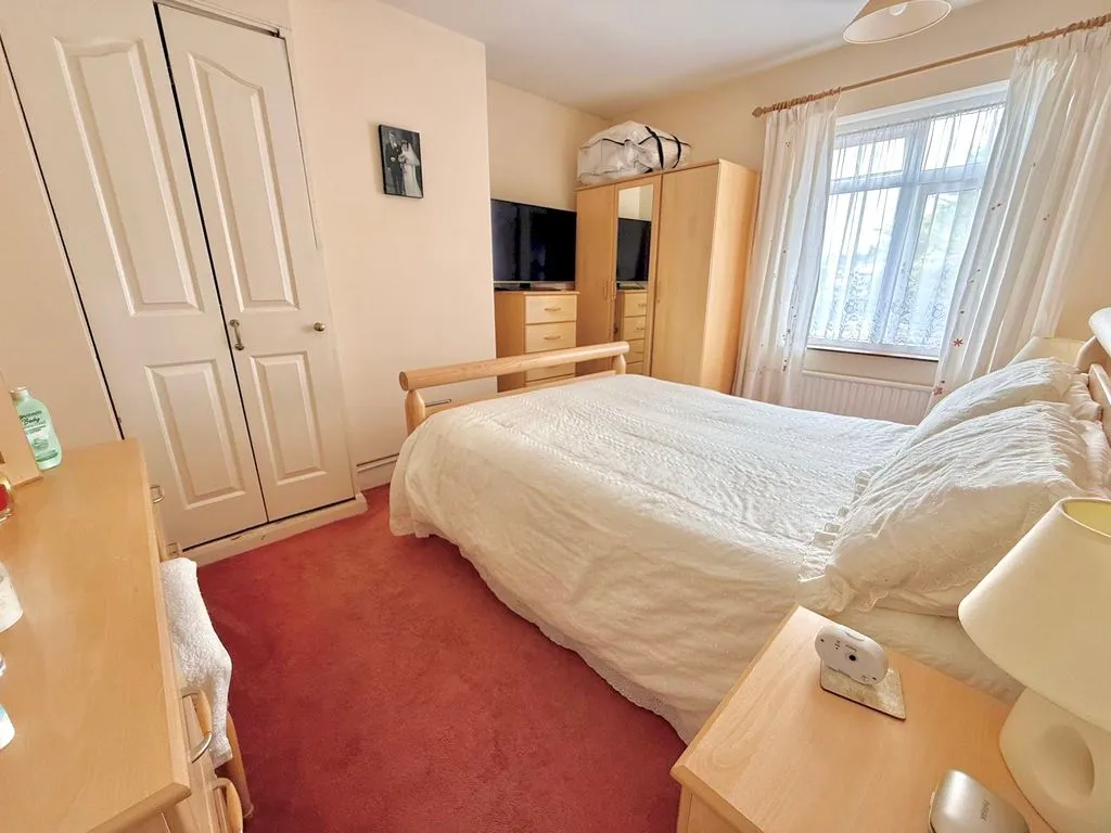 Brackendale Grove, Luton LU3 2LT, photo 10
