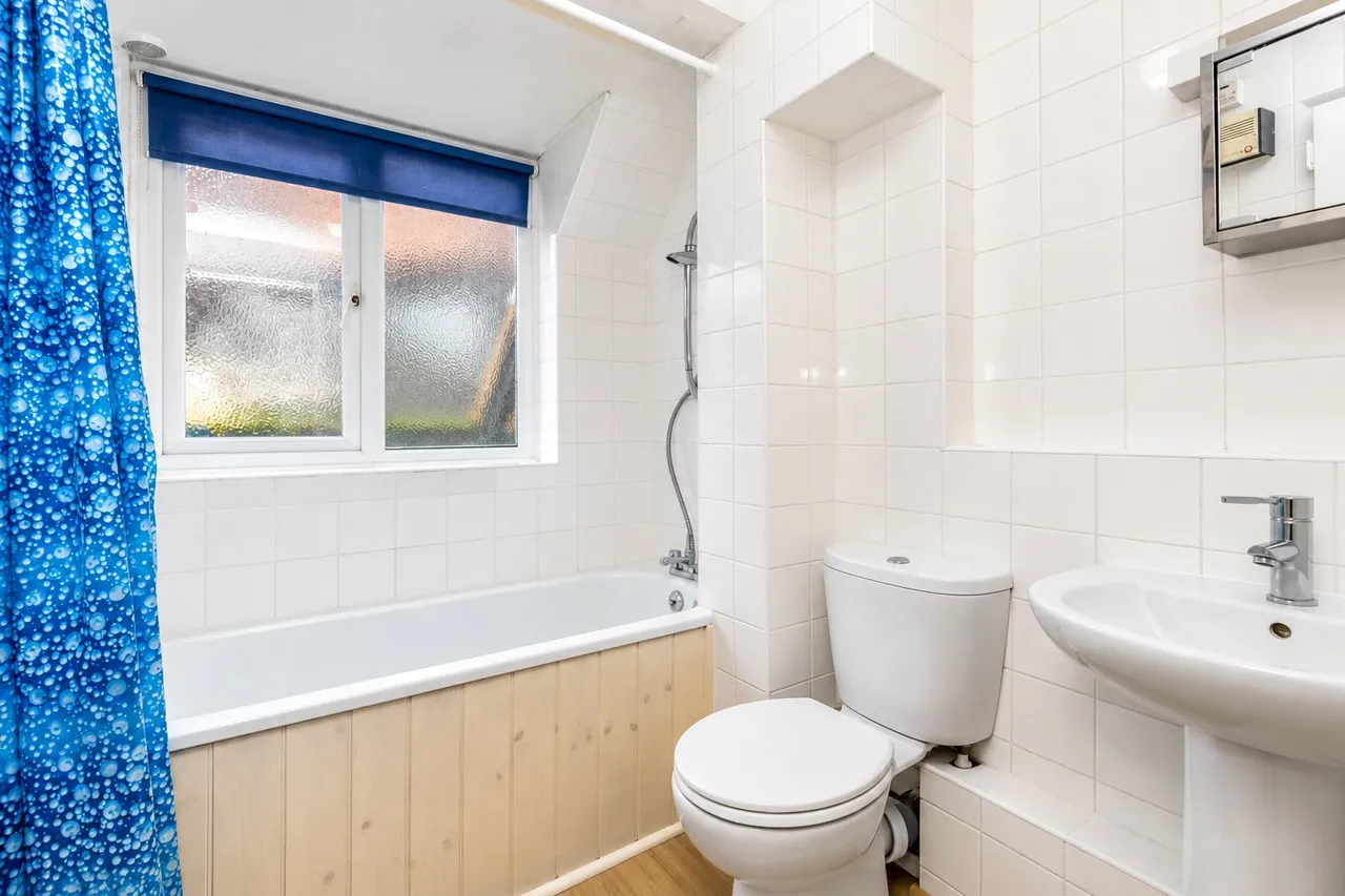 Sherborne Court, The Mount, GU2, photo 6