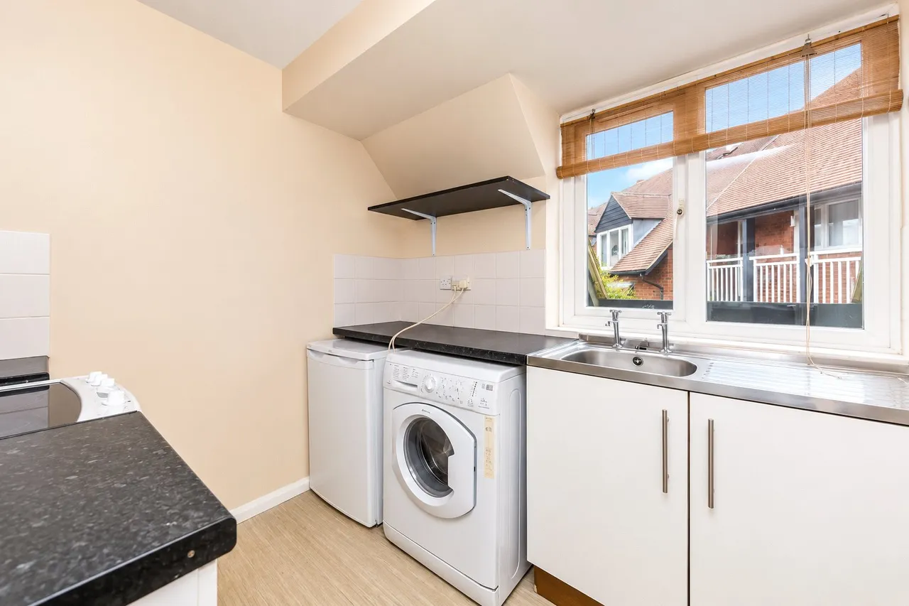 Sherborne Court, The Mount, GU2, photo 3
