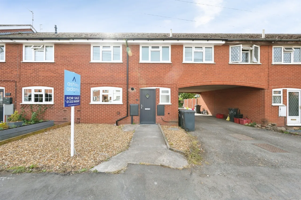 5 bed house for sale, Station Road, Castle Donington, DE74