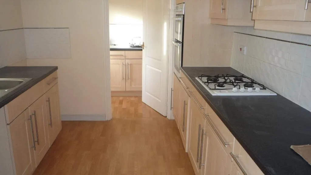 Foxdene, Little Sutton, CH66, photo 4