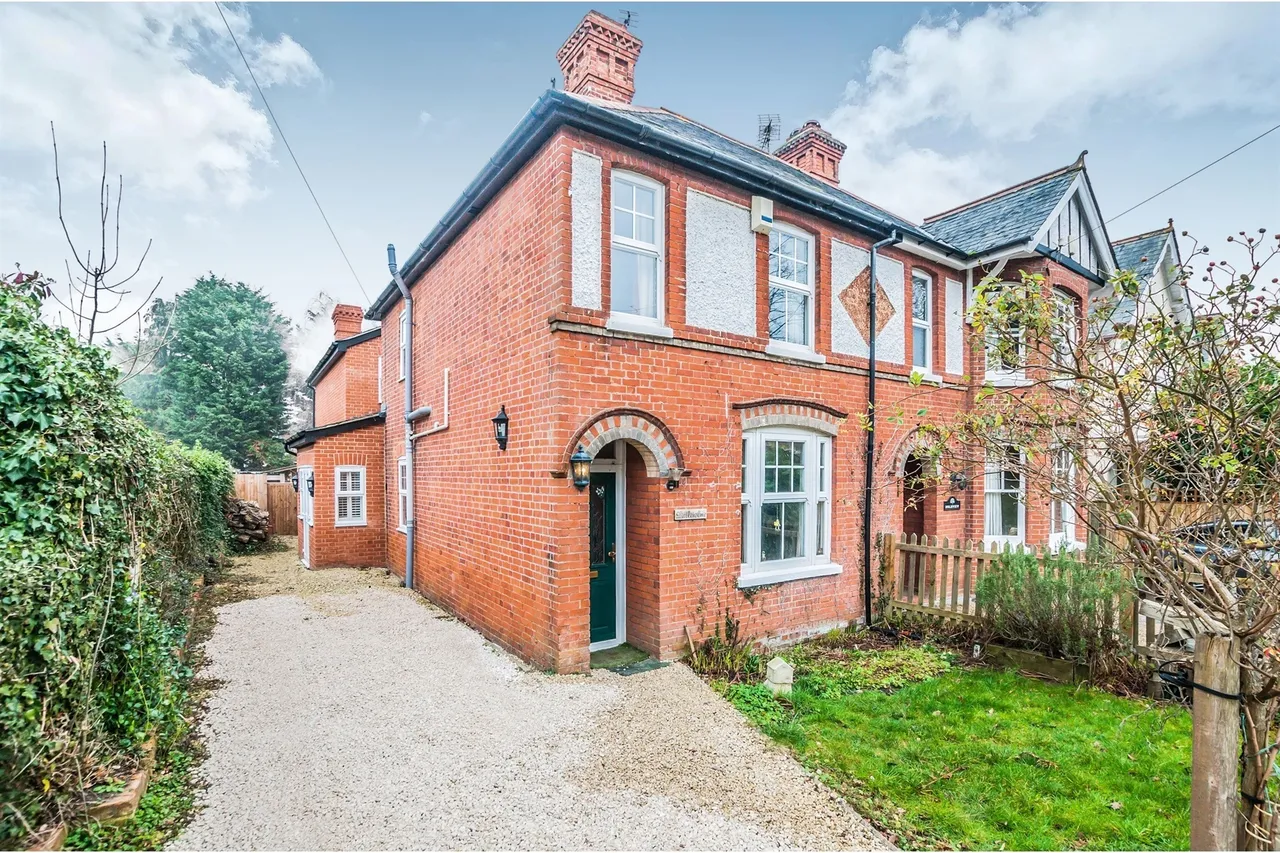 3 bed house for sale — Furze Platt Road, Maidenhead