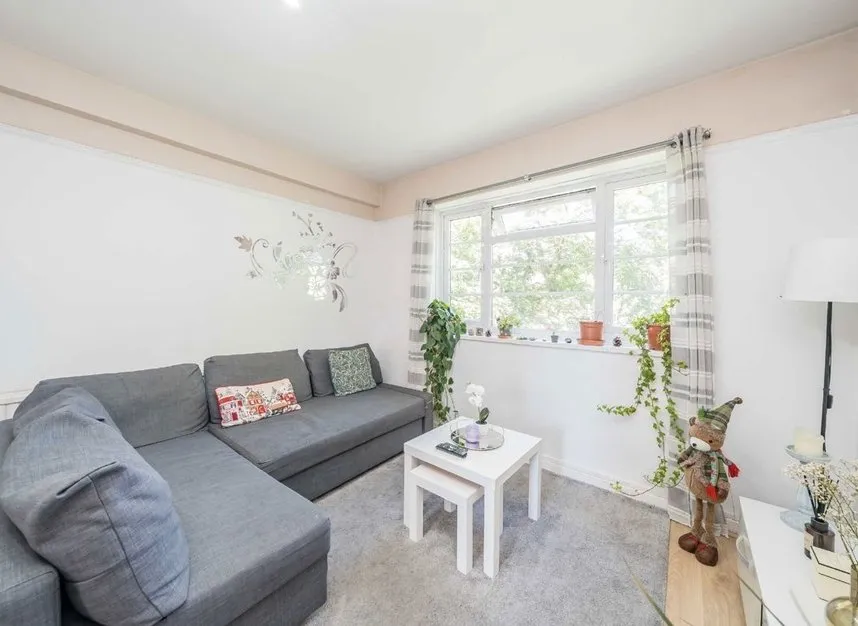 Bollo Lane, Acton, W3, photo 2