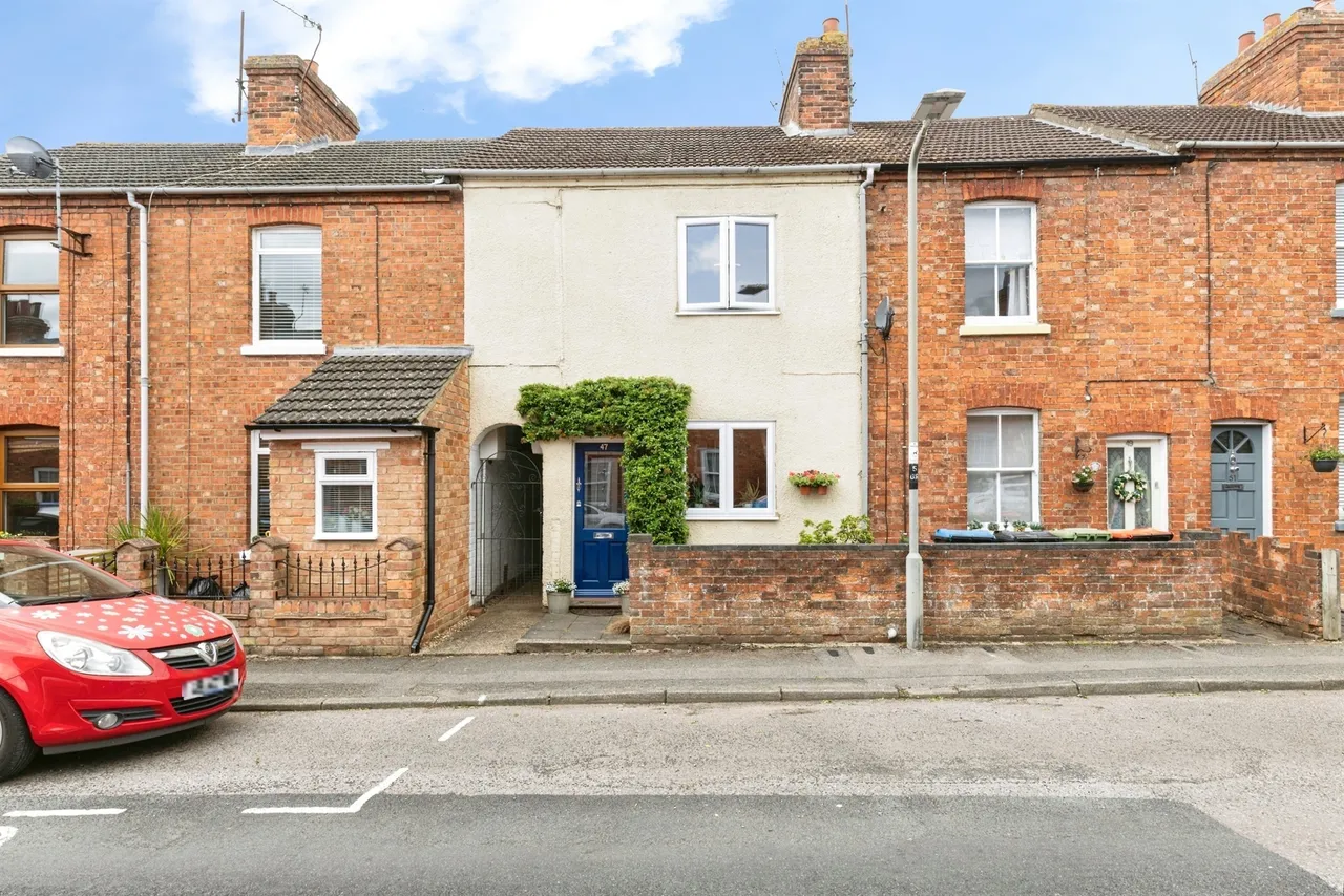 2 bed house for sale — Greenfield Road, Newport Pagnell