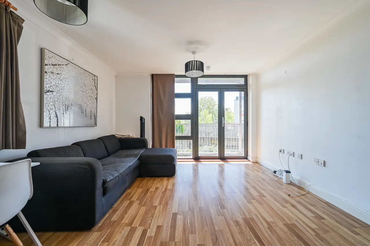 2 bed flat for sale, London, E3