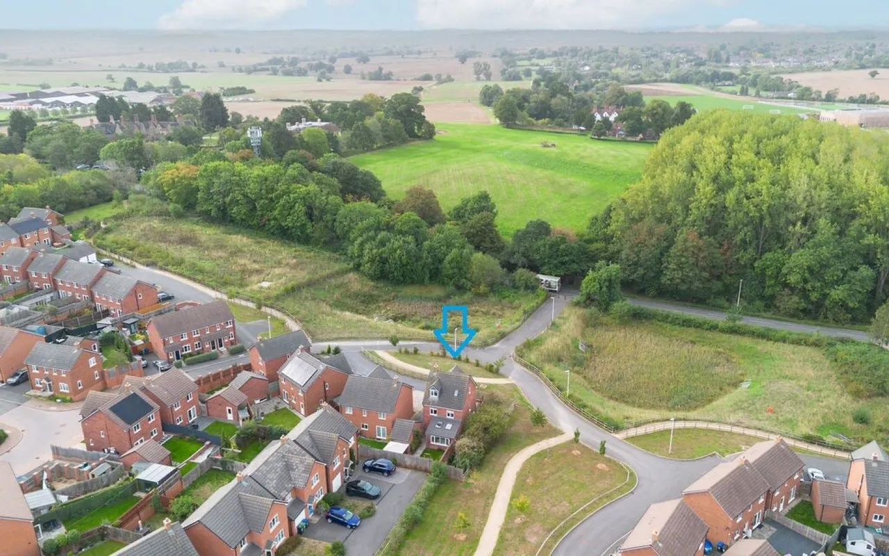 Boneham Road, Whitnash, Leamington Spa, photo 2