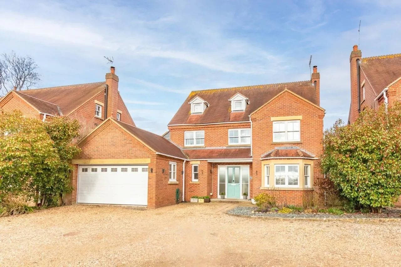 5 bed house for sale, Eleanors Garden, Stewkley, LU7