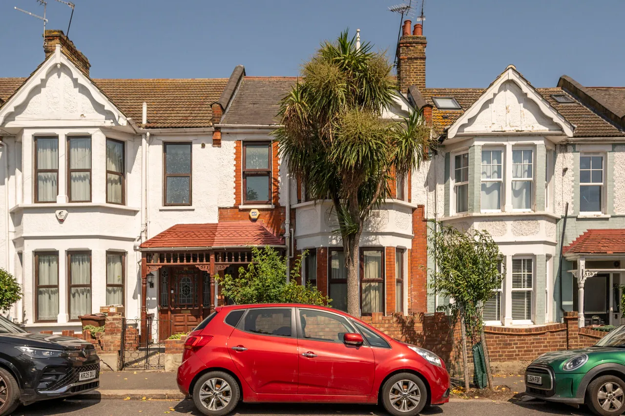 96 James Lane, London, photo 4