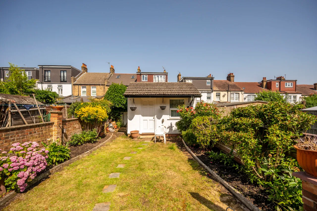 96 James Lane, London, photo 3