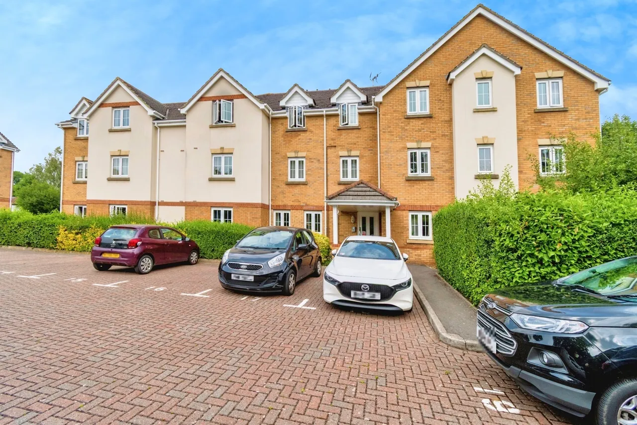 2 bed flat for sale — Hursley Road, Chandler's Ford, Eastleigh