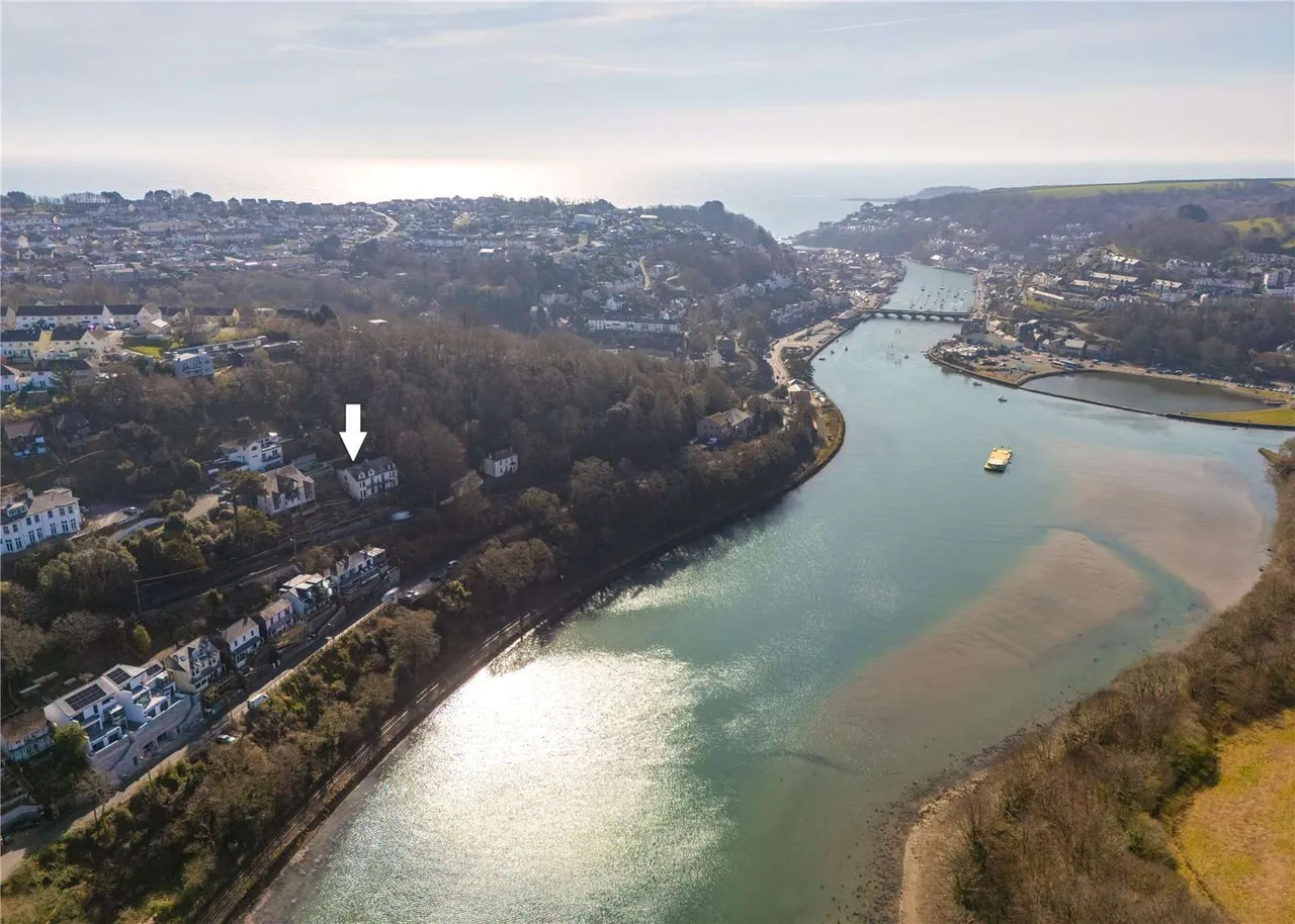 6 bed house for sale, St. Martins Road, Looe, PL13