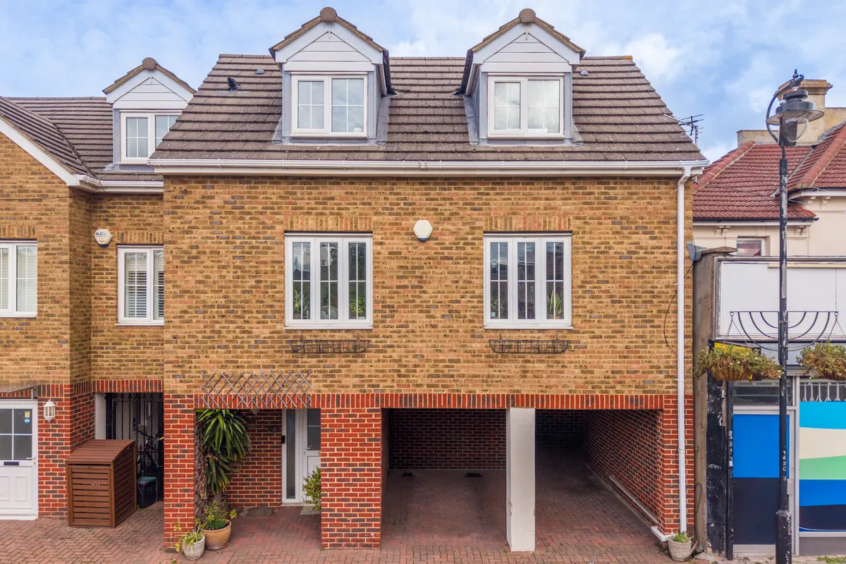 2 bed house for sale, Chatterton Road, Bromley, BR2