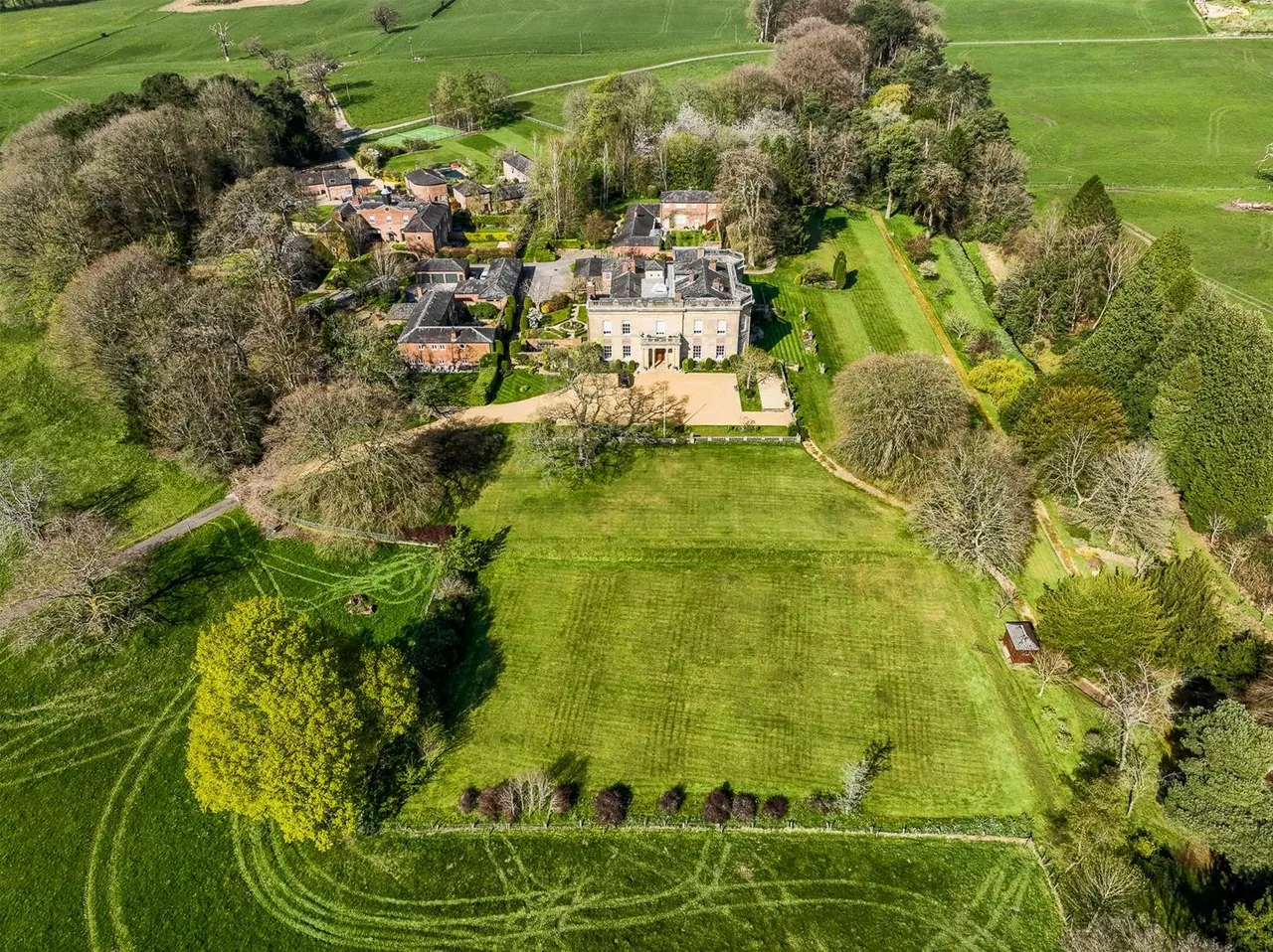 Birtles Hall, Birtles Lane, Over Alderley, photo 38