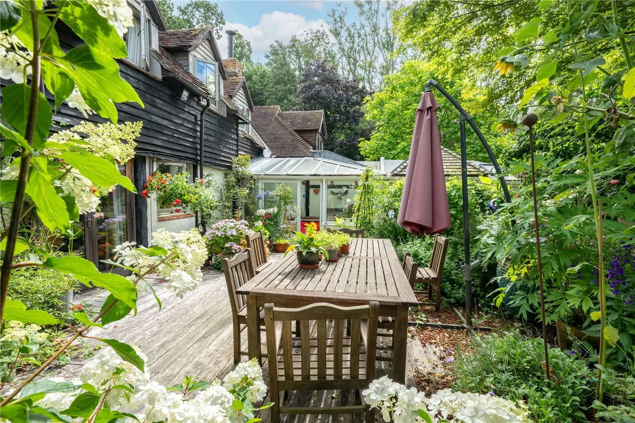 Hale Hill, West Burton, Pulborough, West Sussex, RH20 1HE, photo 3