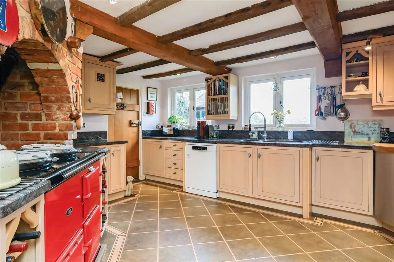 Hale Hill, West Burton, Pulborough, West Sussex, RH20 1HE, photo 6