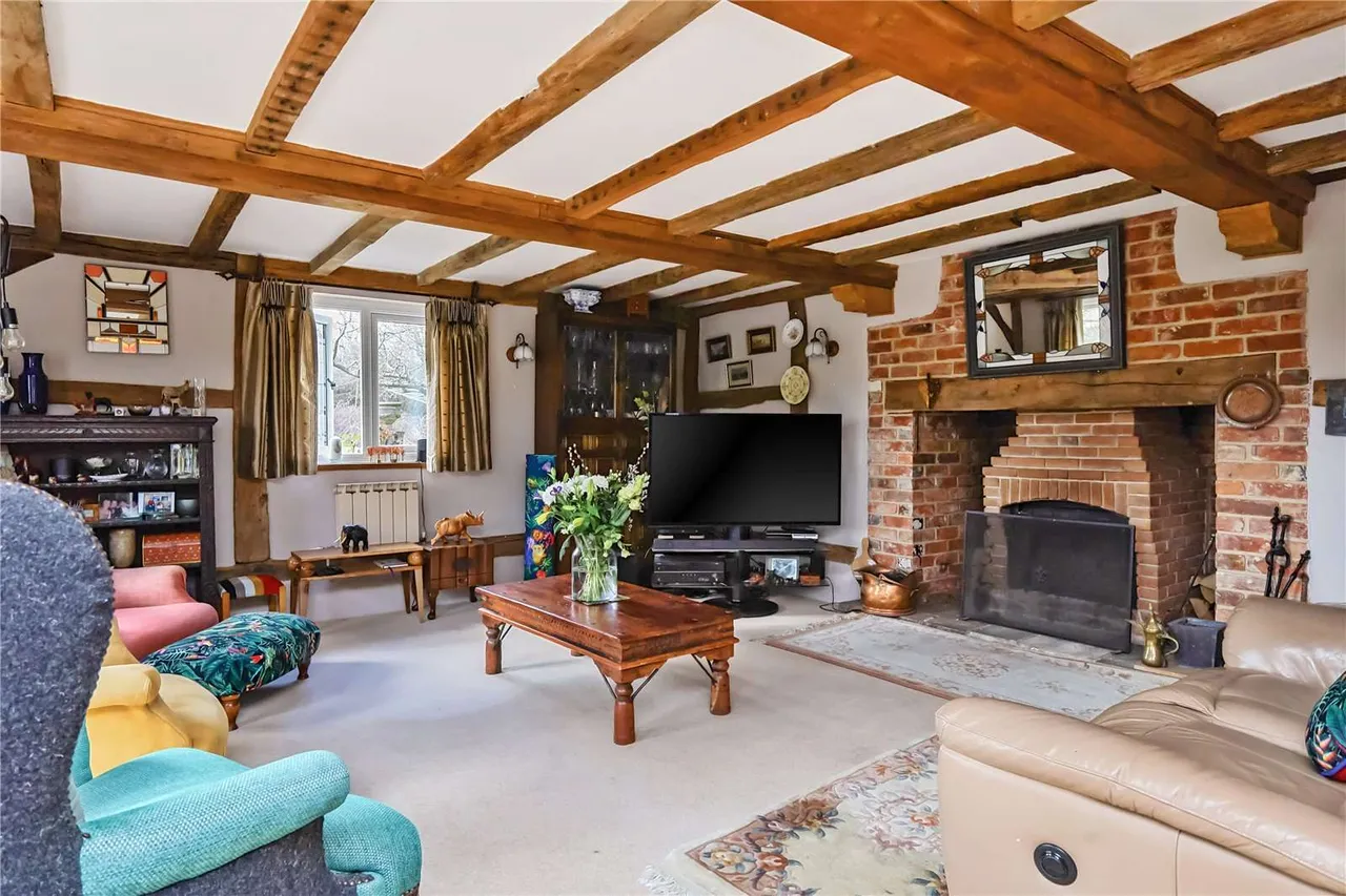 Hale Hill, West Burton, Pulborough, West Sussex, RH20 1HE, photo 4