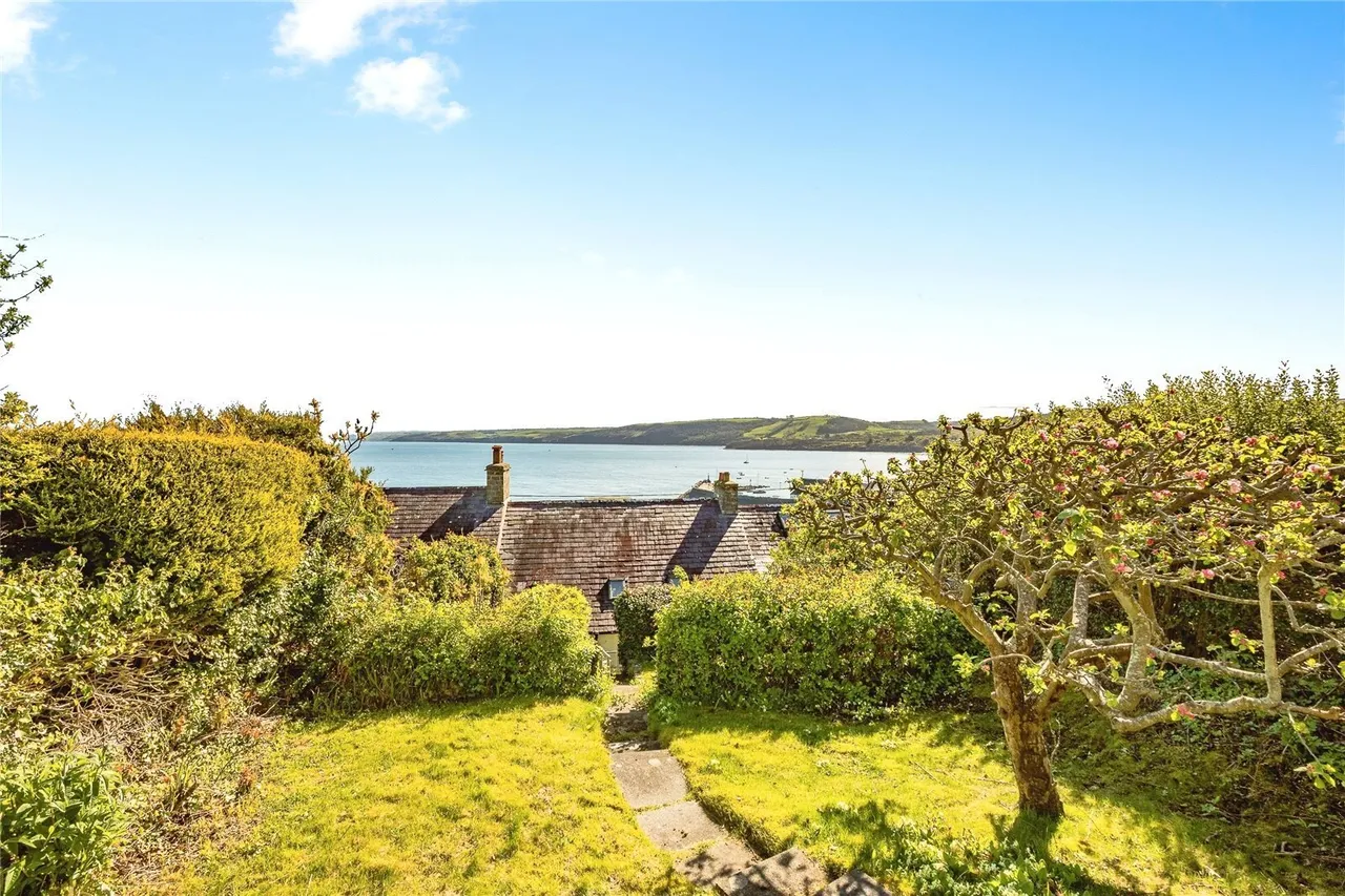 Marine Terrace, New Quay, SA45, photo 23