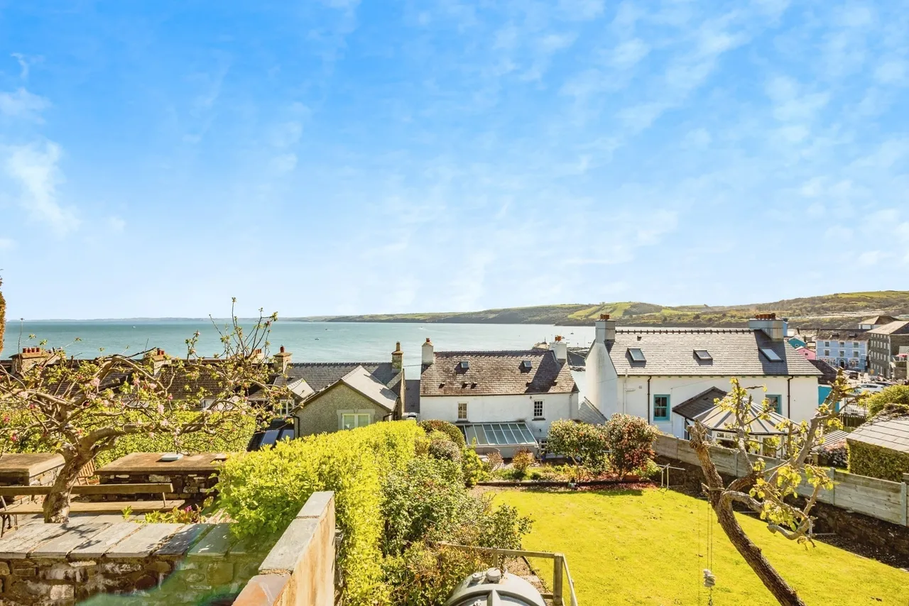 Marine Terrace, New Quay, SA45, photo 27