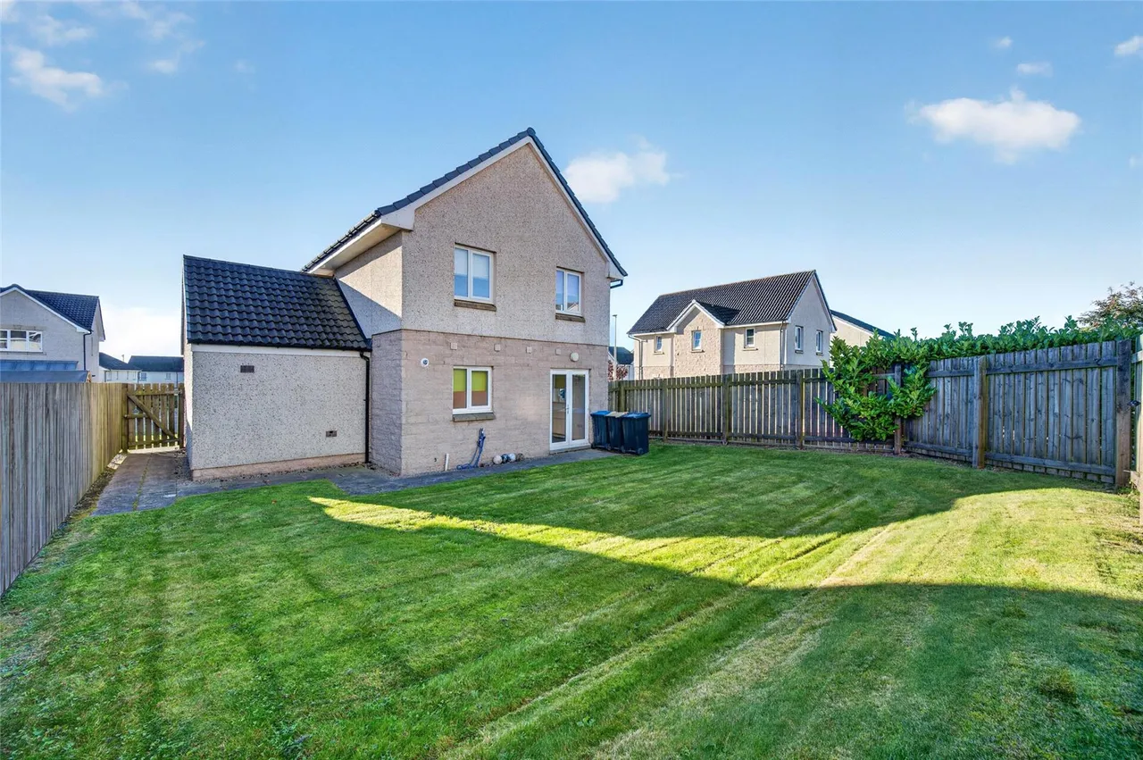 Clochandighter Drive, Portlethen, AB12, photo 24
