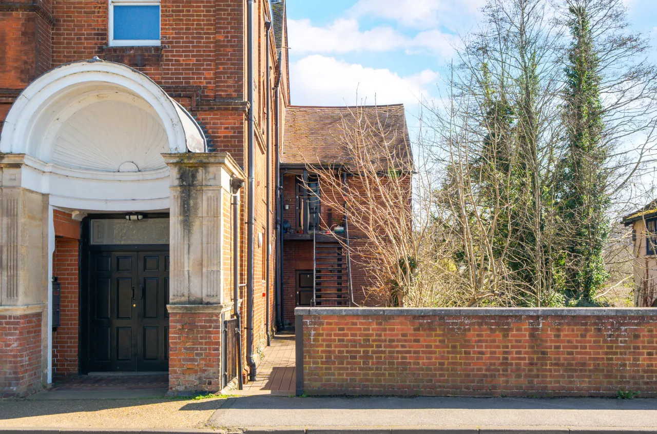 Bridge Road, Godalming, GU7, photo 8