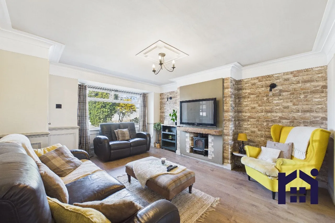 Bredon Avenue, Euxton, Chorley, PR7 6NS, photo 2