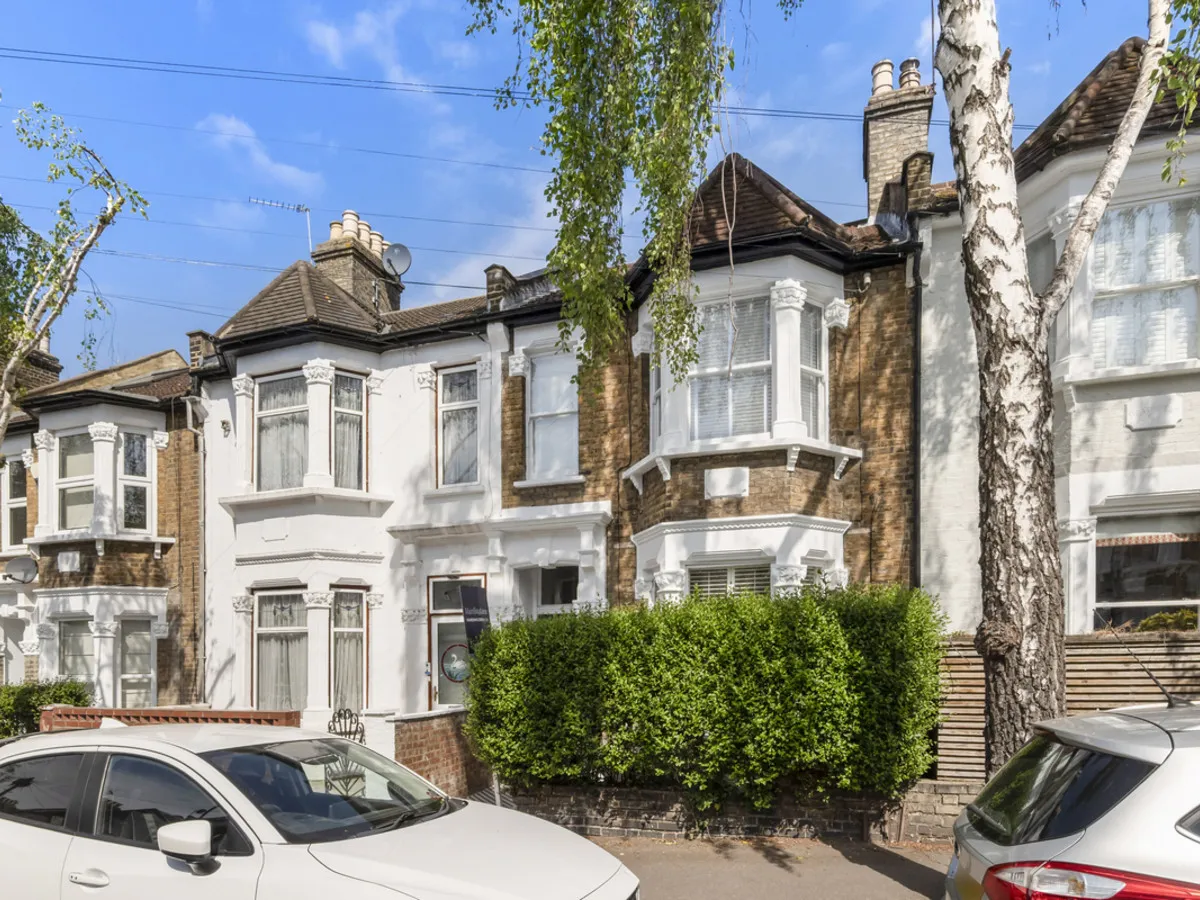 Third Avenue, London, E17, photo 10