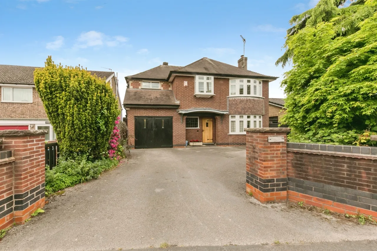 4 bed character property for sale, Holly Road, Uttoxeter, ST14