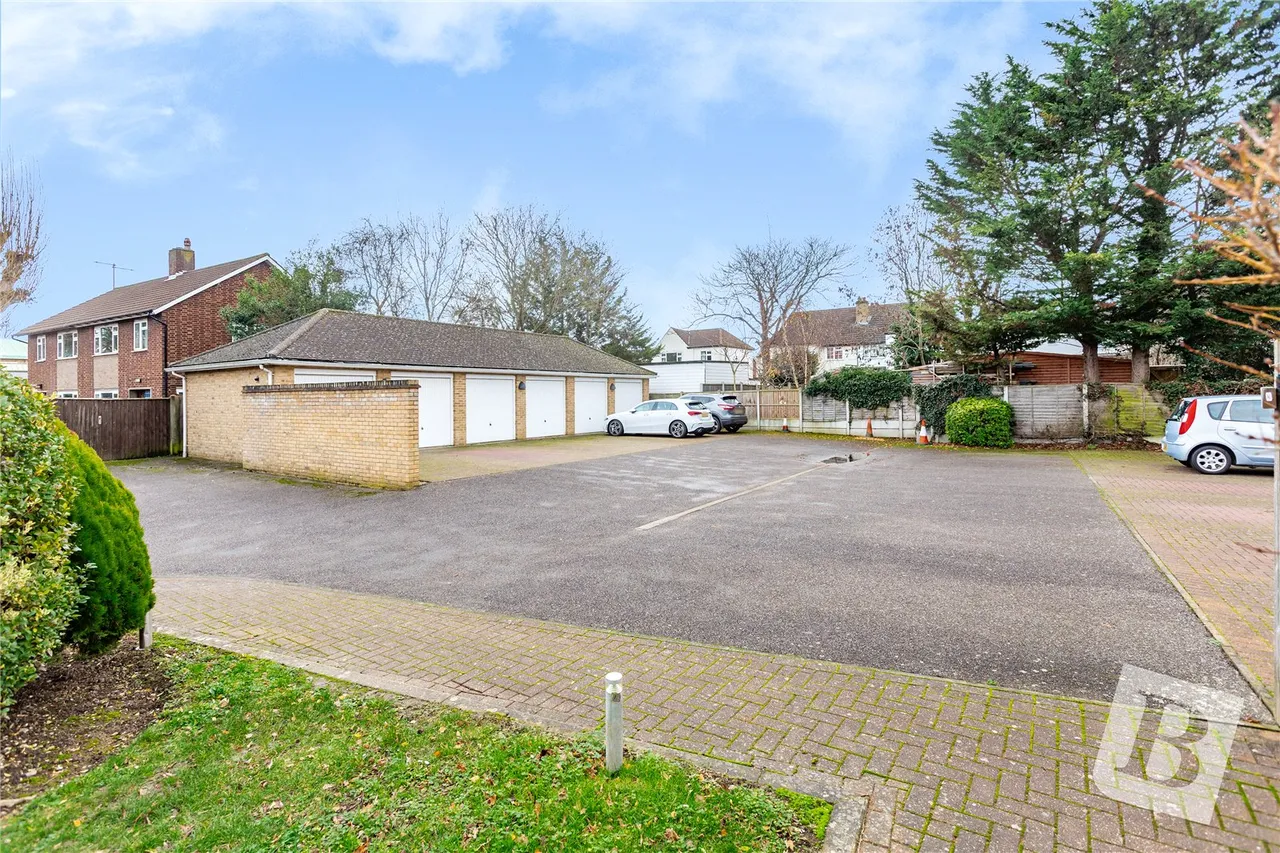 The Avenue, Hornchurch, RM12, photo 5