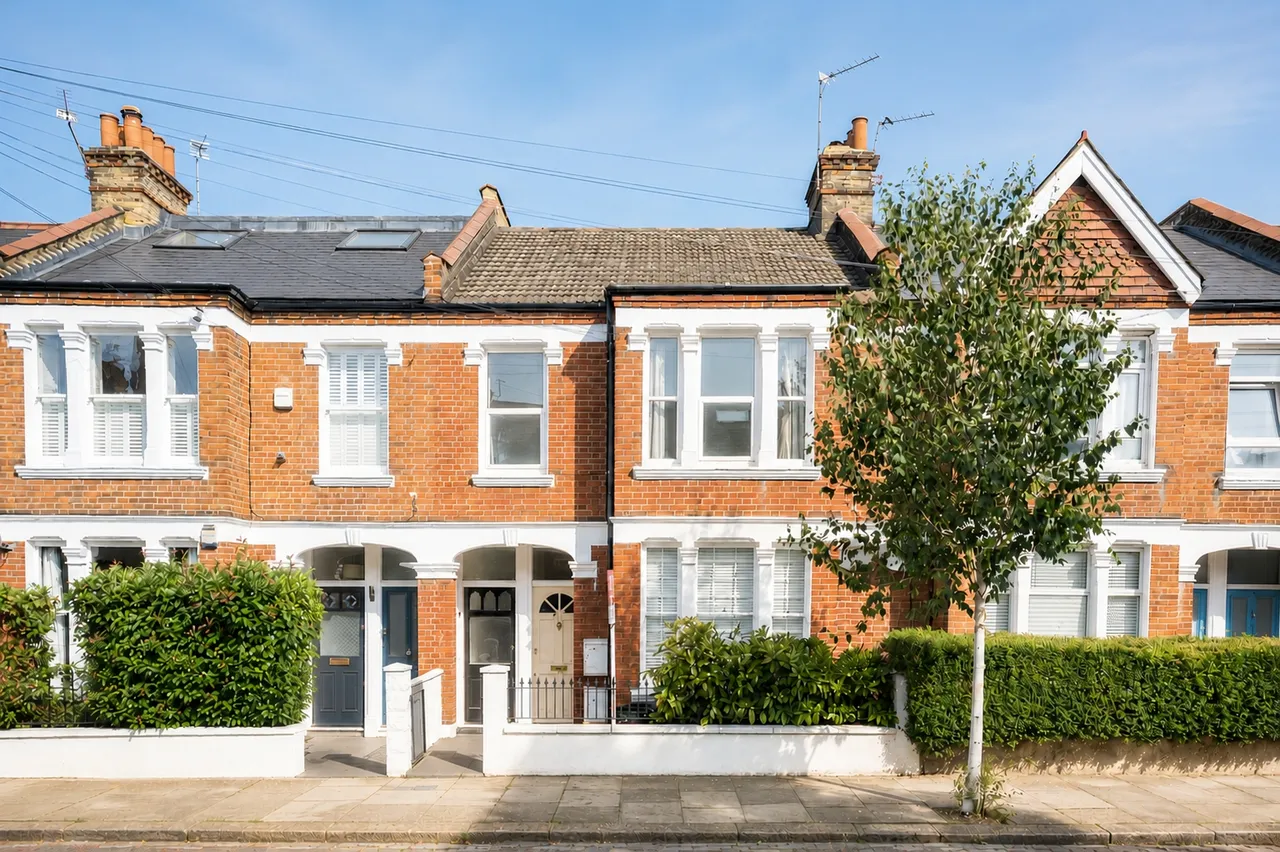 3 bed flat for sale — Quinton Street, Earlsfield, London, SW18