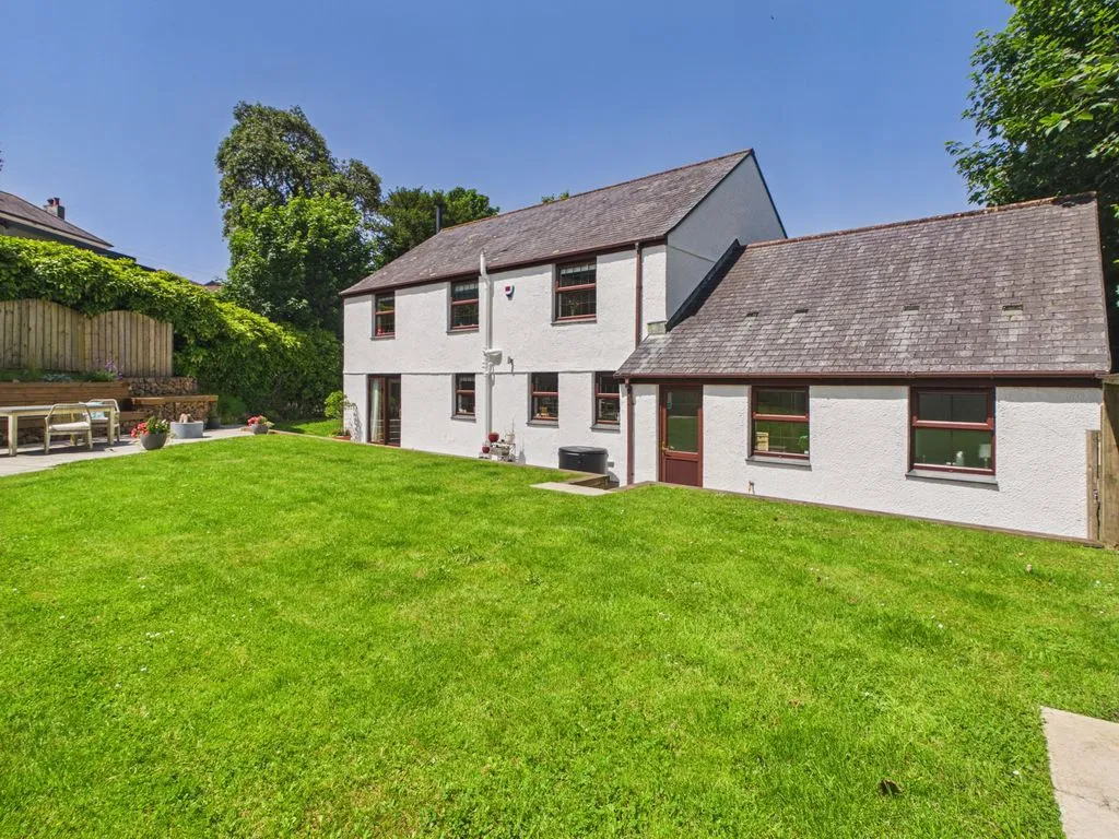 Falmouth Road, Redruth, photo 21