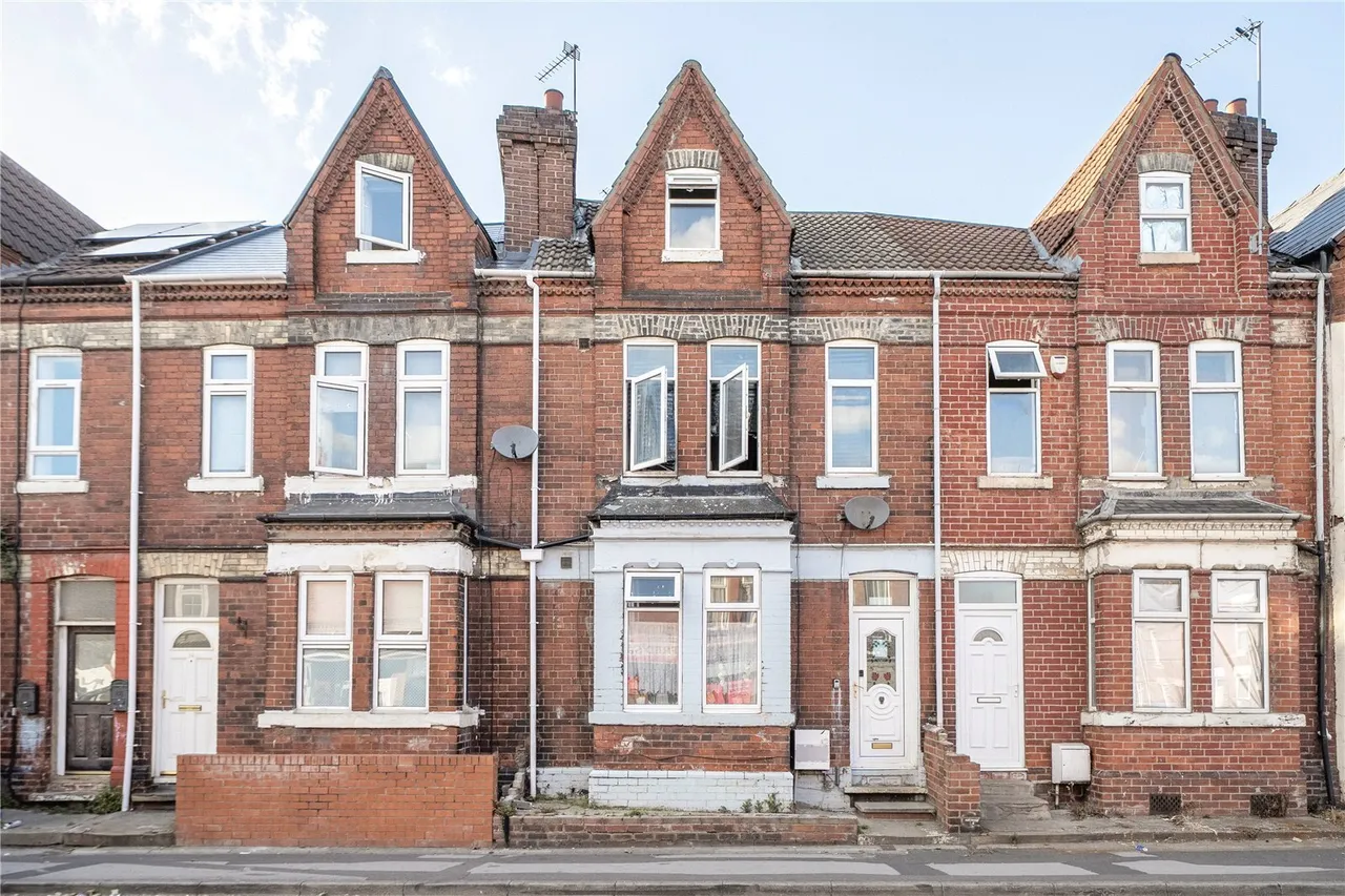 4 bed house for sale — Hexthorpe Road, Doncaster, South Yorkshire, DN4