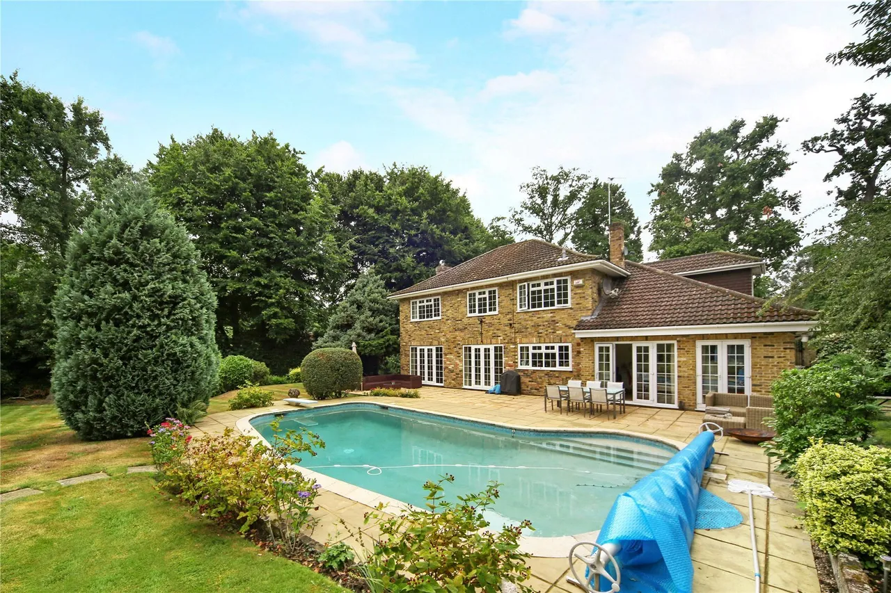 Old Avenue, West Byfleet, KT14, photo 2