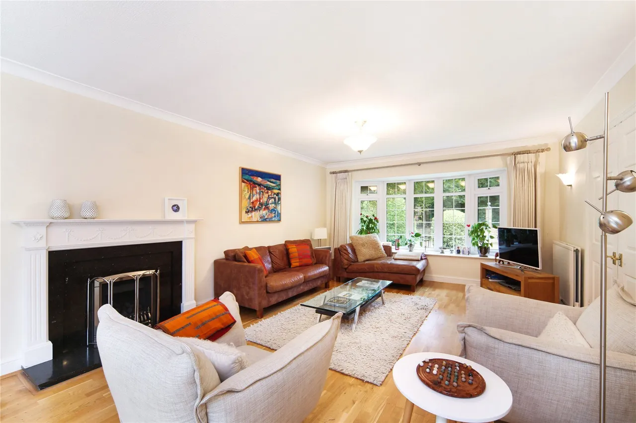 Old Avenue, West Byfleet, KT14, photo 5