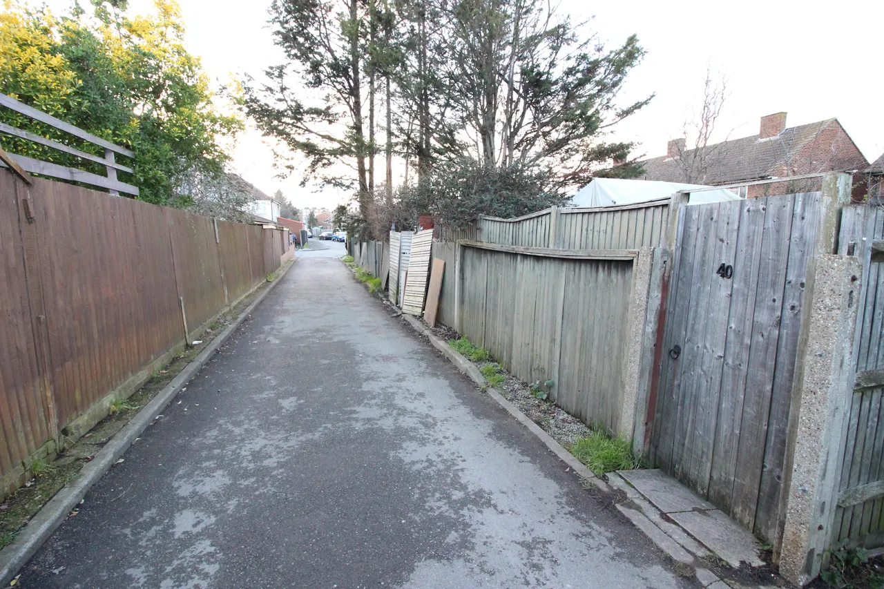 Malden Way, NEW MALDEN, Surrey, KT36EJ, photo 12