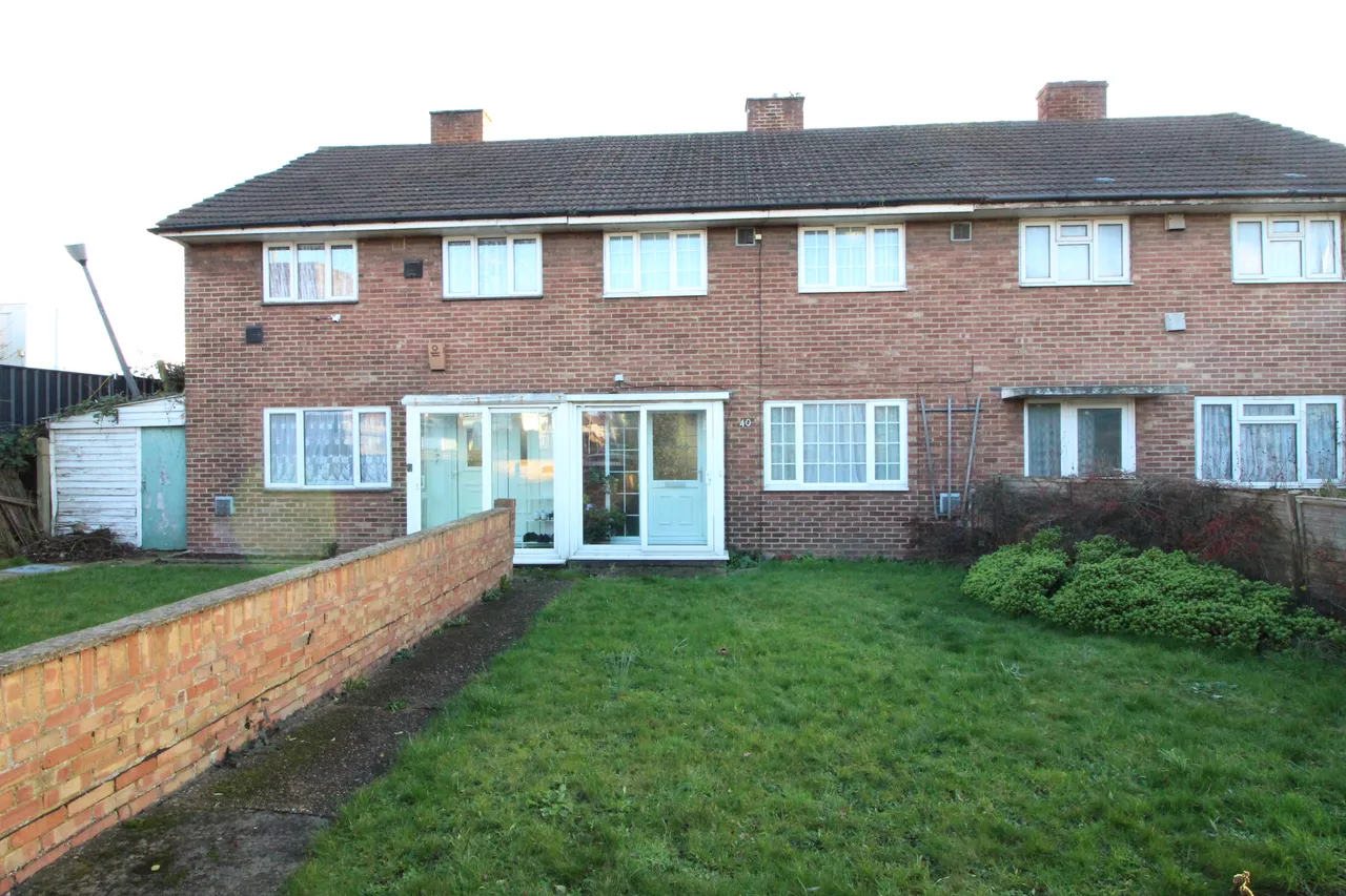 3 bed property for sale — Malden Way, NEW MALDEN, Surrey, KT36EJ