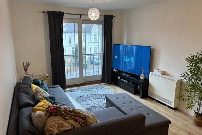 High Road, Wood Green, N22, photo 6