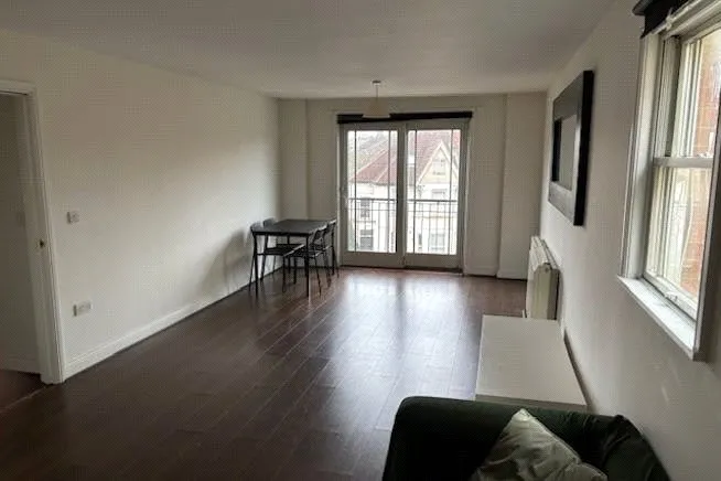 High Road, Wood Green, N22, photo 2