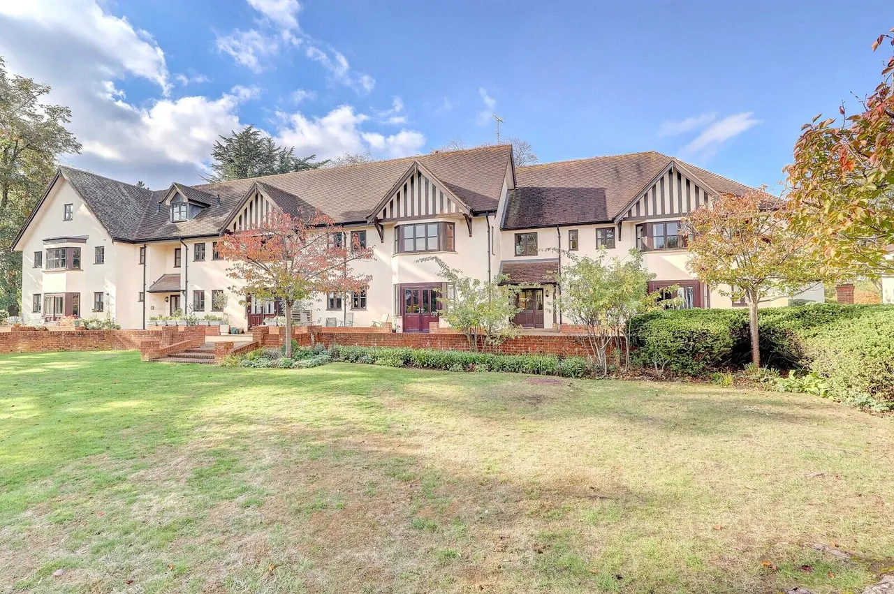 2 bed flat for sale, Stretton Close, High Wycombe, HP10