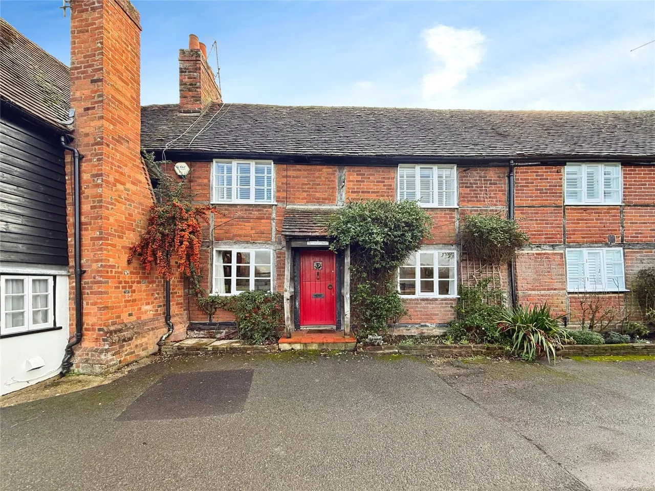 Holyport Street, Holyport, Maidenhead, Berkshire, SL6 2JR, photo 2