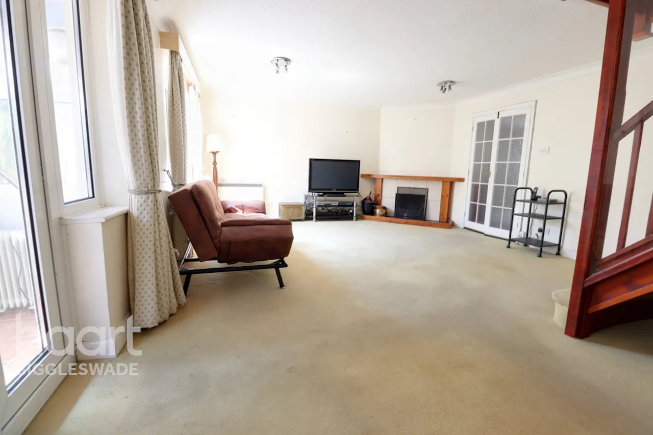 Colemoreham Court, The Green, SG18, photo 5
