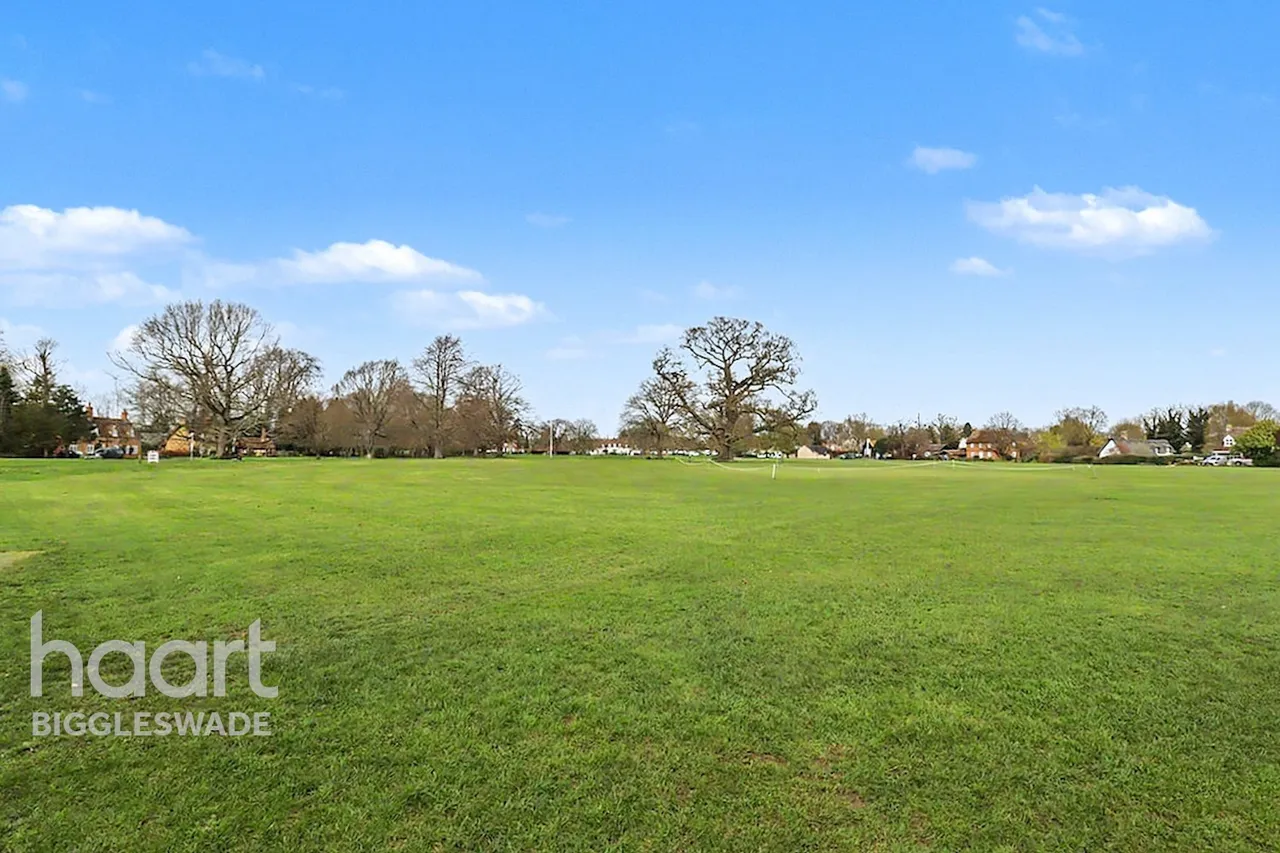 Colemoreham Court, The Green, SG18, photo 14