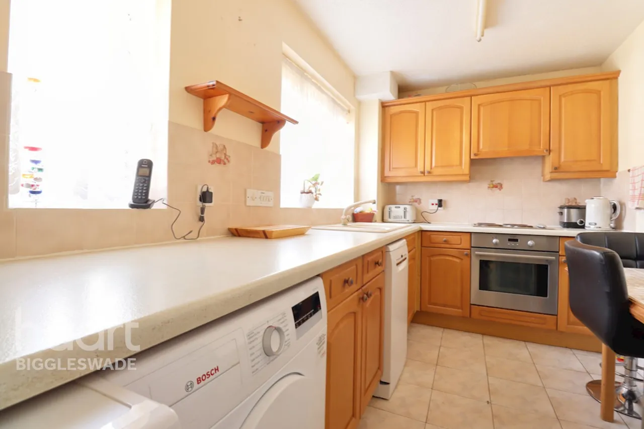 Colemoreham Court, The Green, SG18, photo 6