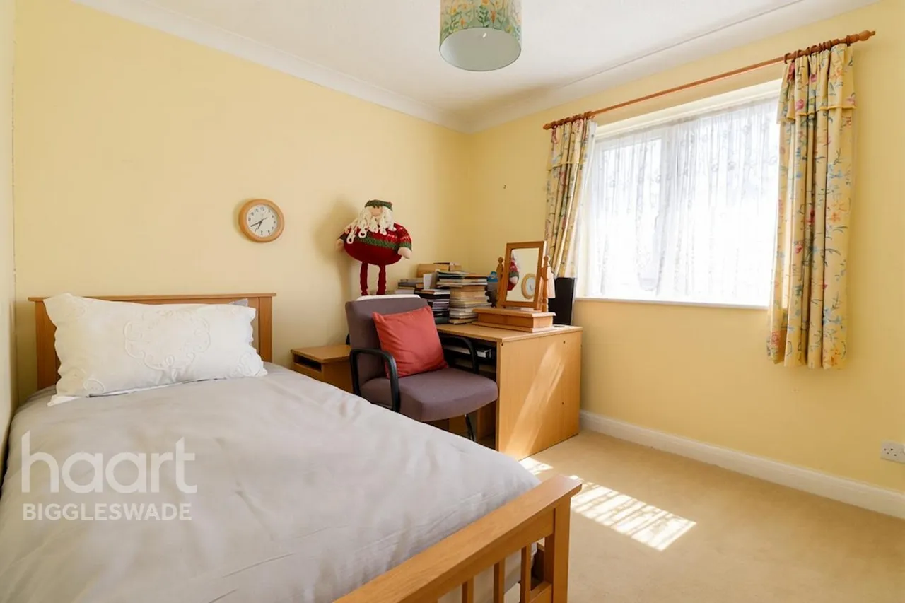 Colemoreham Court, The Green, SG18, photo 8