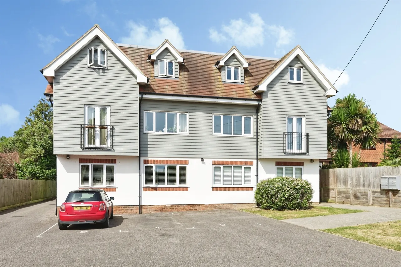 2 bed flat for sale — Park View, Sturry, Canterbury