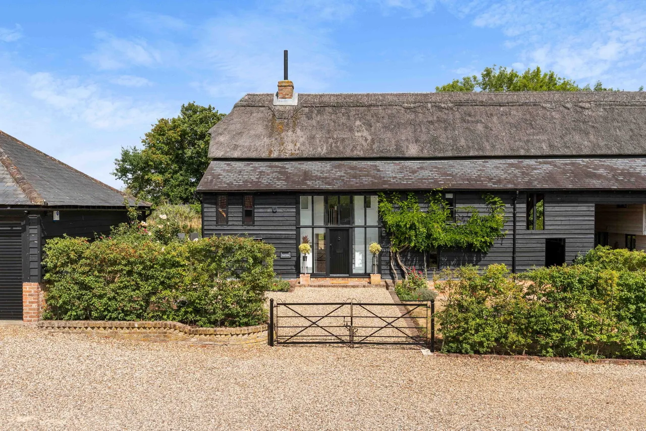 4 bed barn for sale, Old Hall Green, Nr Ware