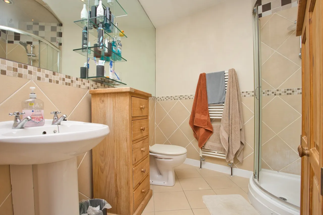 Buckland Avenue, Dover, CT16, photo 8